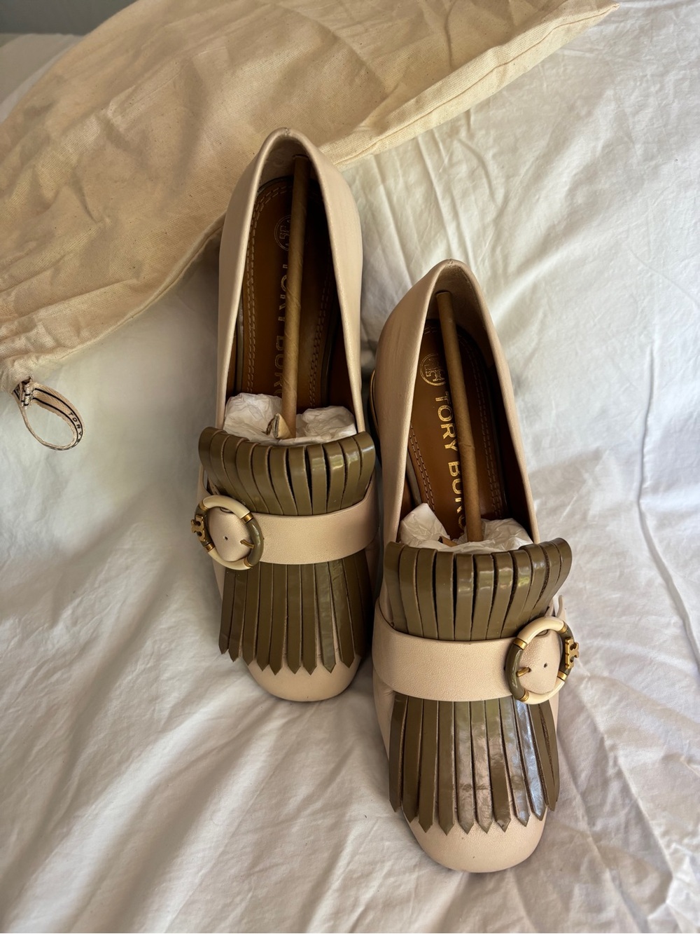 Tory Burch 7.5 Beige and Olive Fringe Buckle Loafers - Women